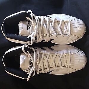 ADIDAS BASKETBALL PRO MODEL